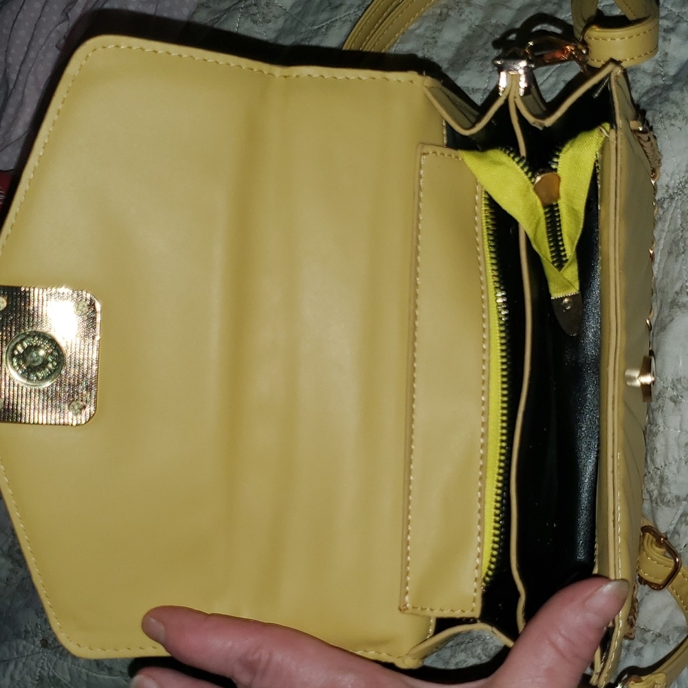 Purse - Picture 2 of 4